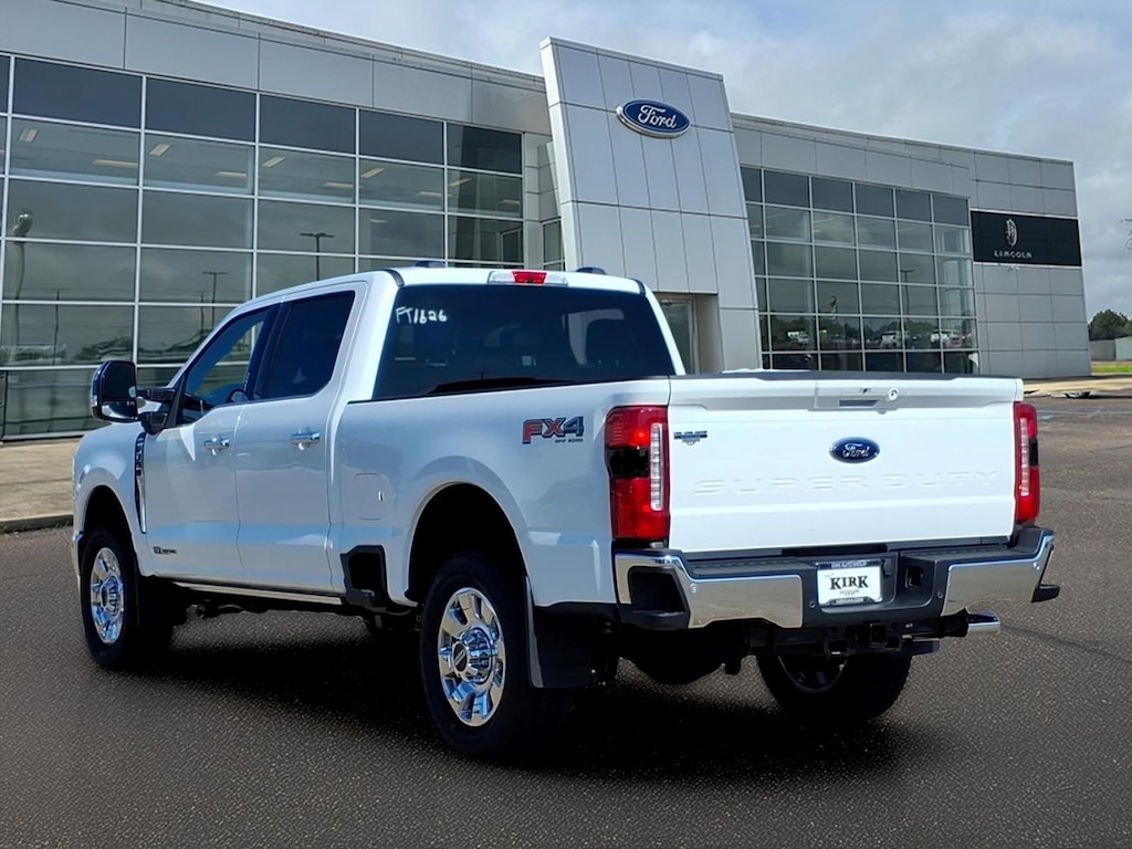 New 2026 Ford F-350 Lariat Crew Cab