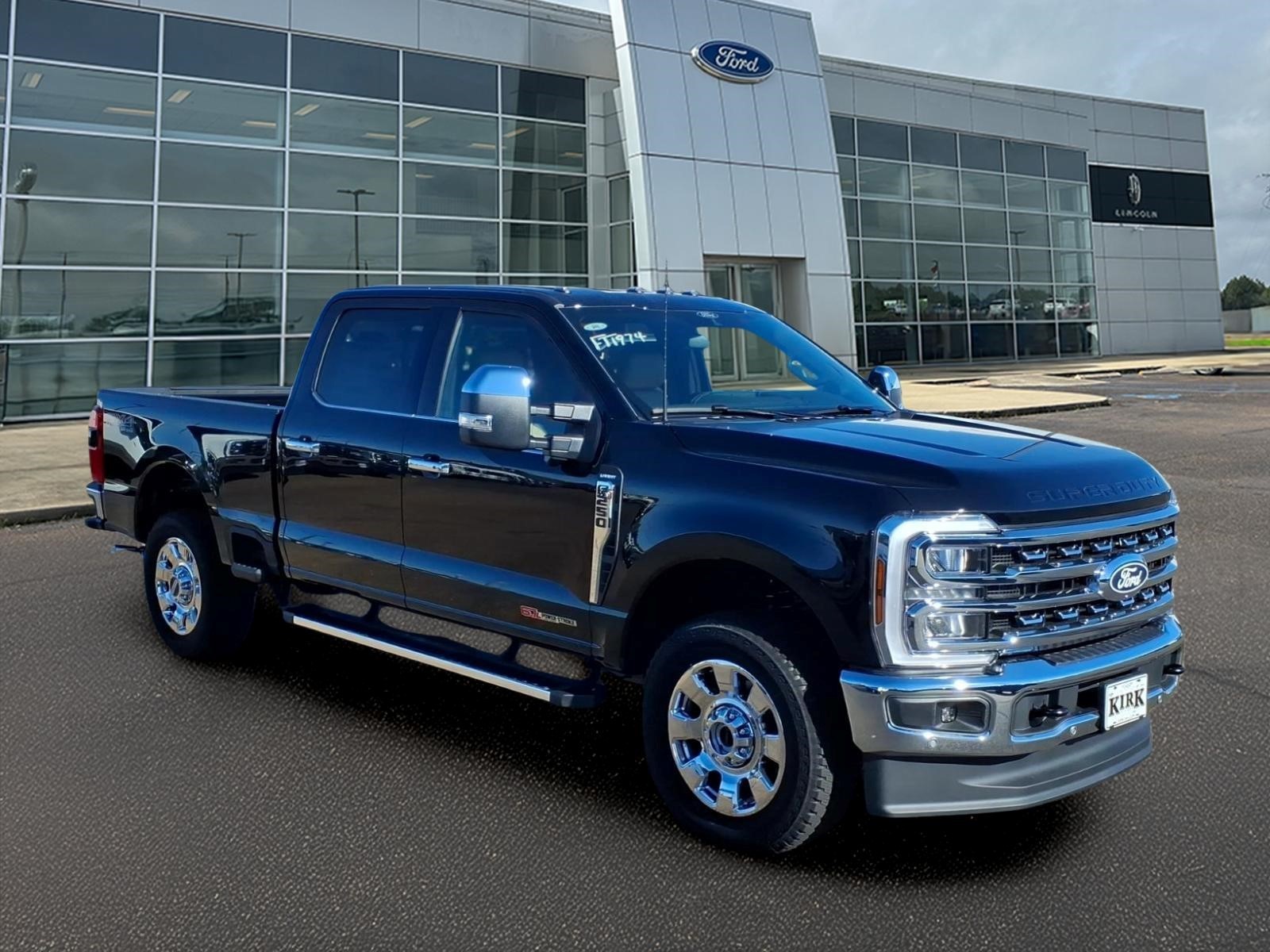 New 2027 Ford F-250 Lariat Crew Cab