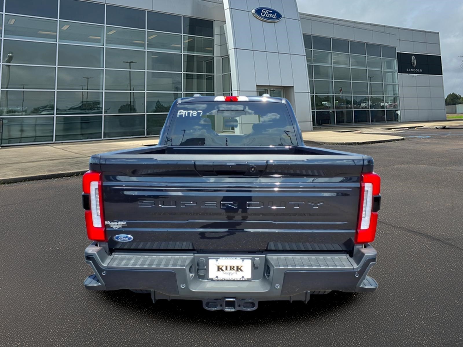 New 2026 Ford F-250 Platinum Crew Cab