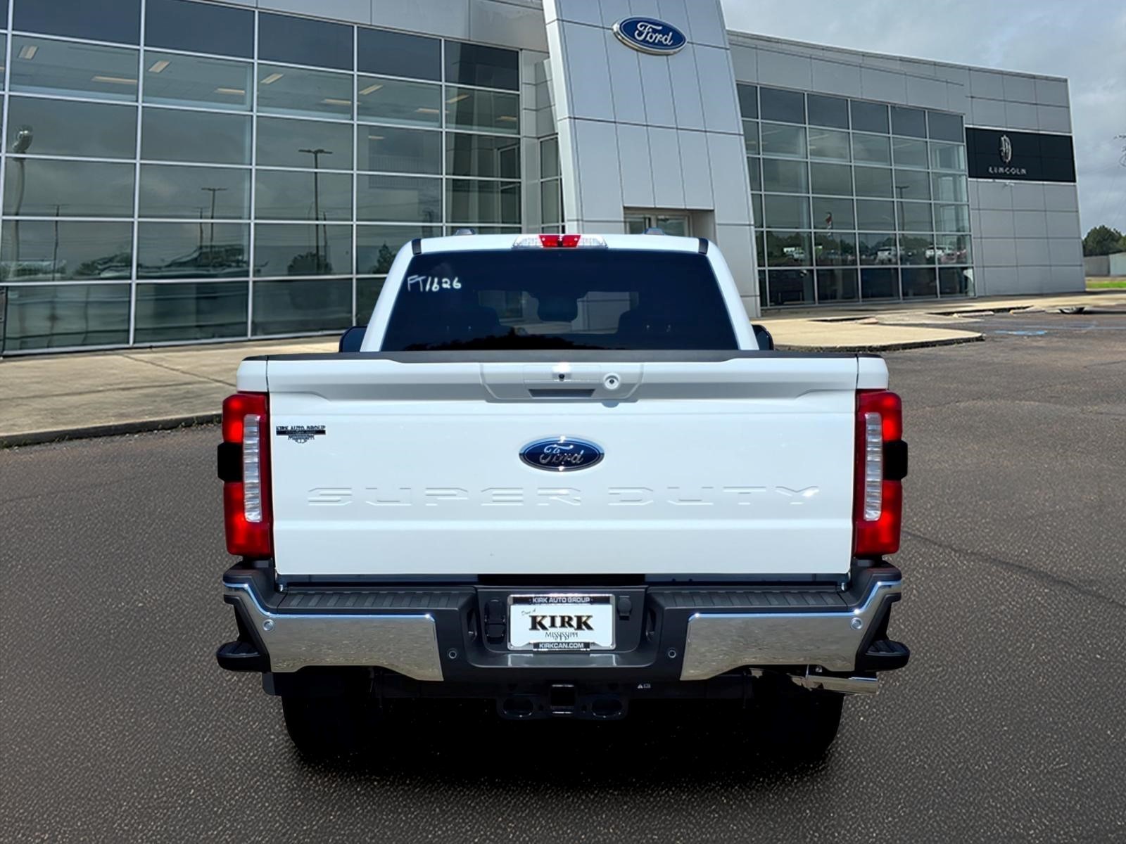 New 2026 Ford F-350 Lariat Crew Cab