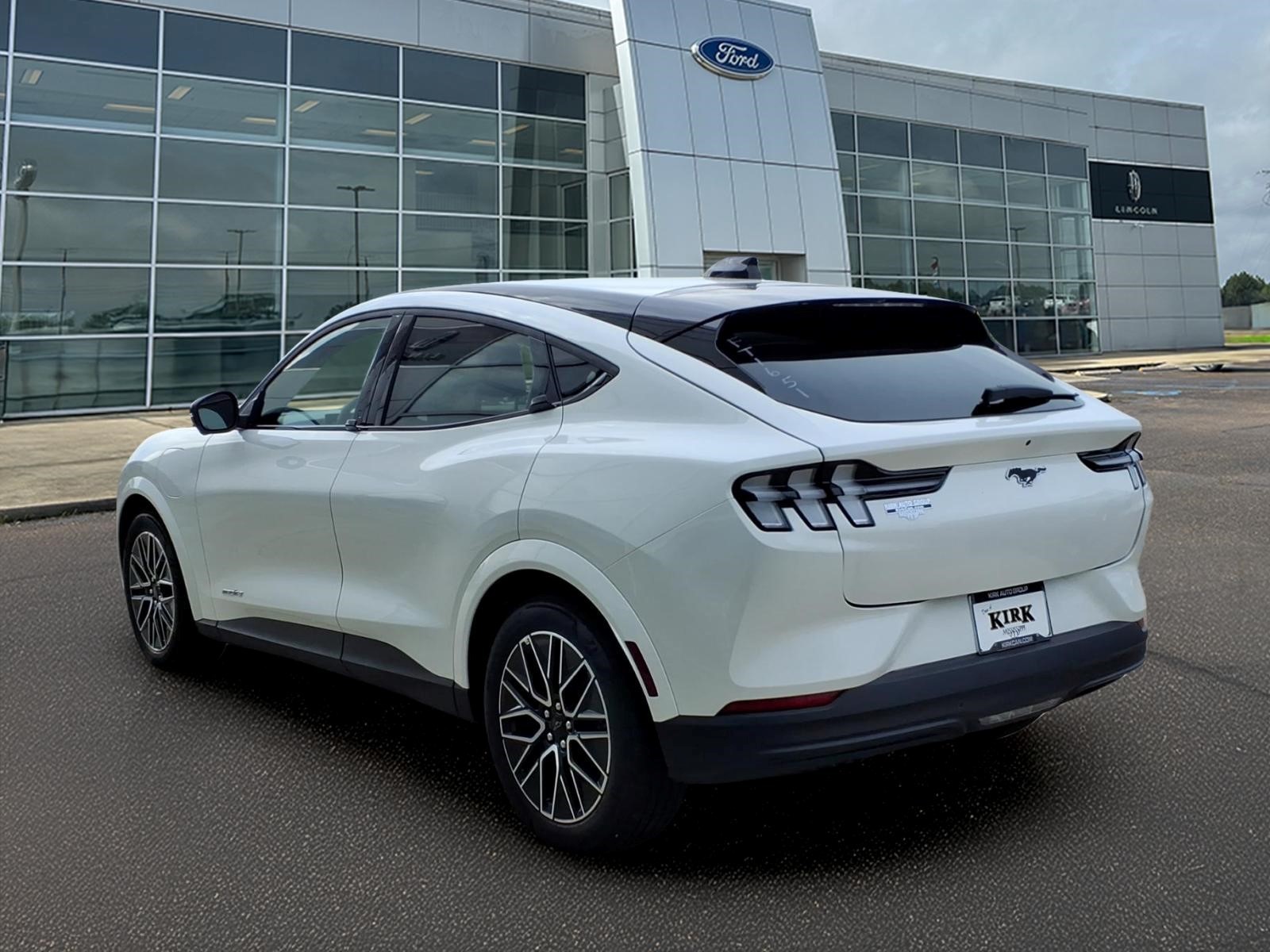2026 Ford Mustang Mach-E Premium - Photo 8