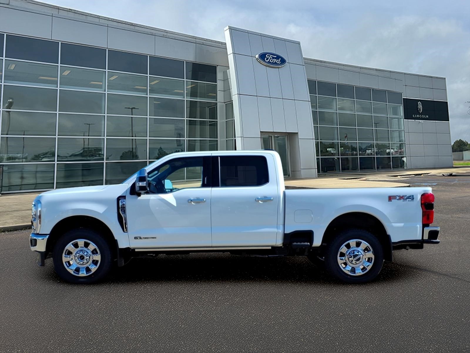 New 2026 Ford F-350 Lariat Crew Cab