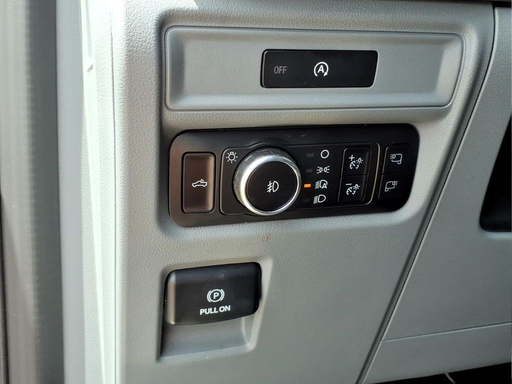 2025 Ford F-150 XLT - Photo 17