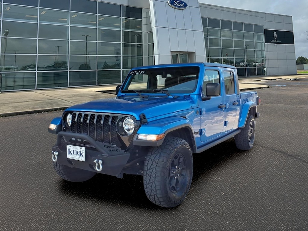 Used 2023 Jeep Gladiator Willys Crew Cab