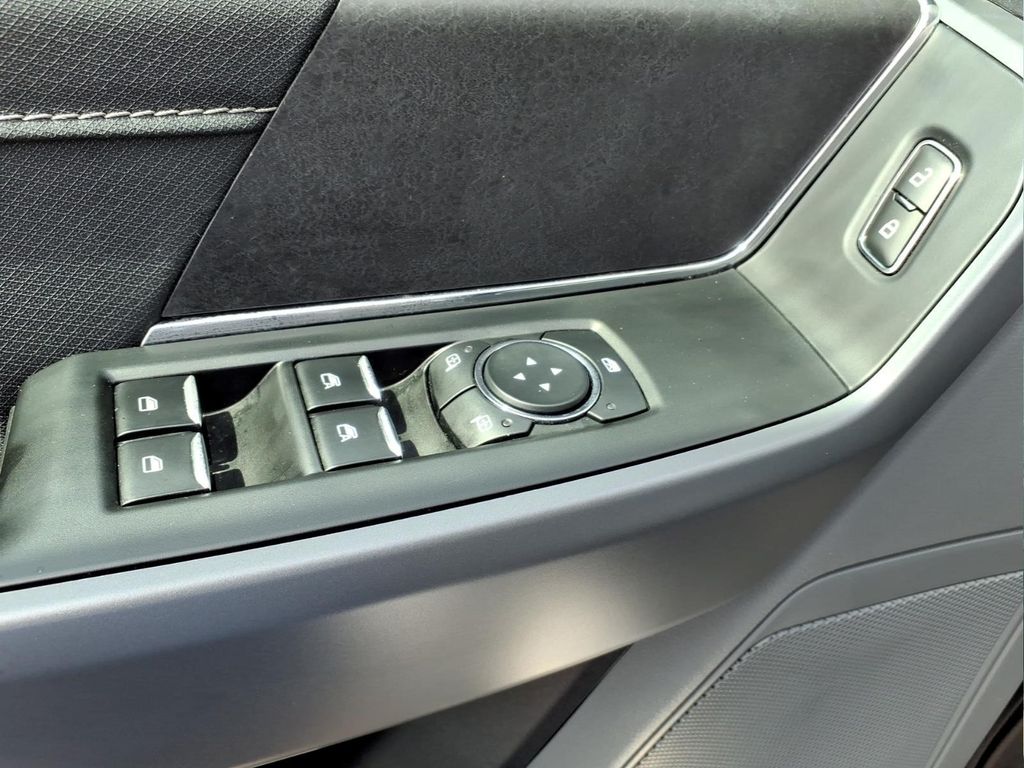 2025 Ford F-150 XLT - Photo 16
