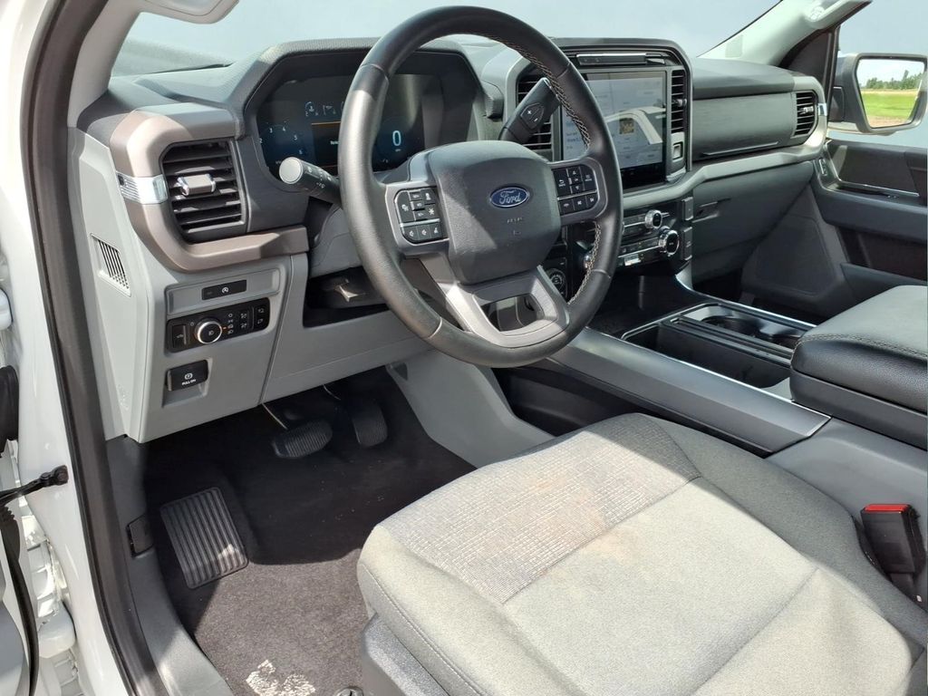 2025 Ford F-150 XLT - Photo 14