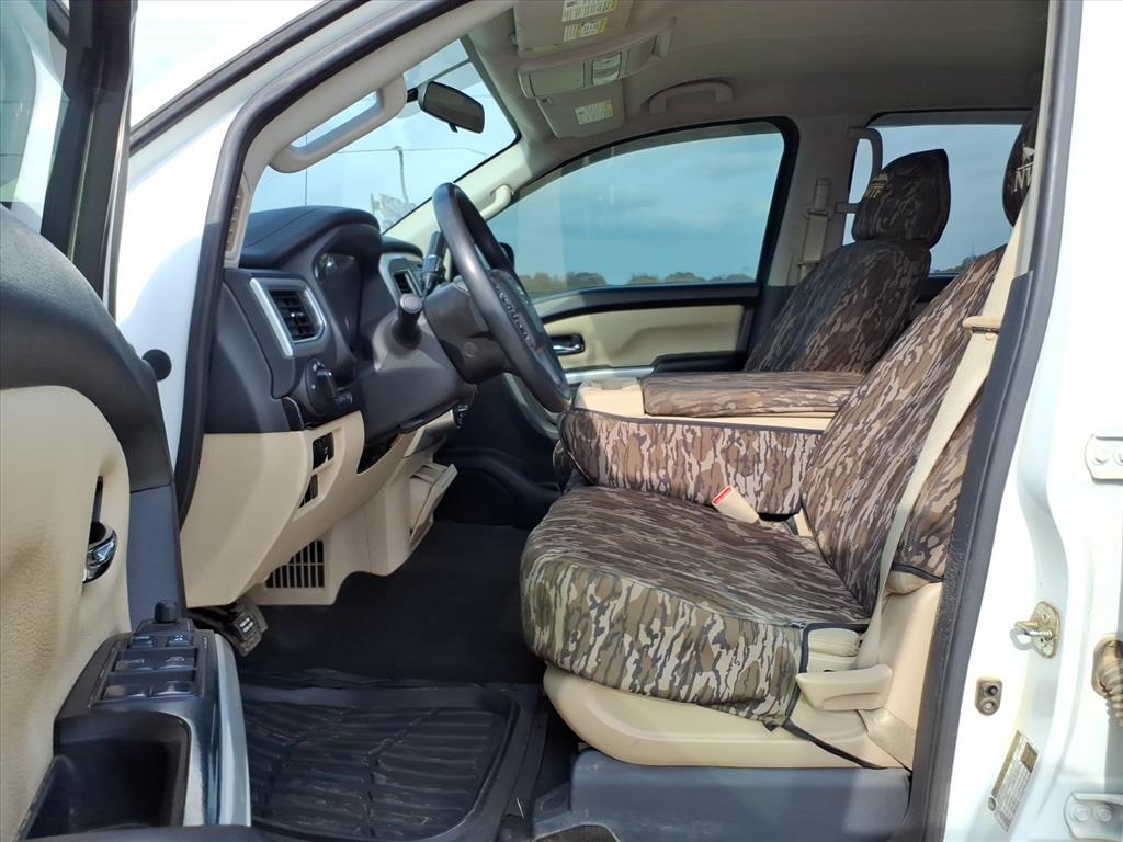 2018 Nissan Titan SV - Photo 14