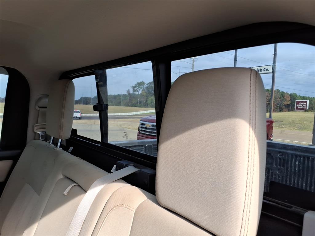 2018 Nissan Titan SV - Photo 11