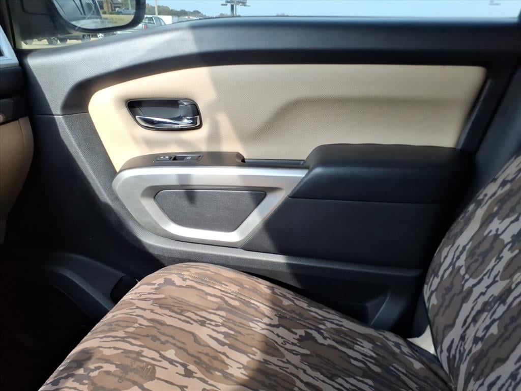 2018 Nissan Titan SV - Photo 23