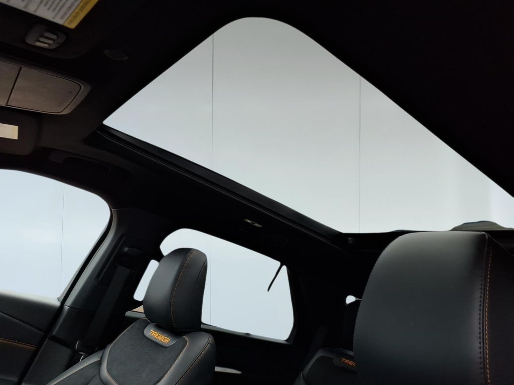 2026 Ford Explorer Tremor - Photo 14