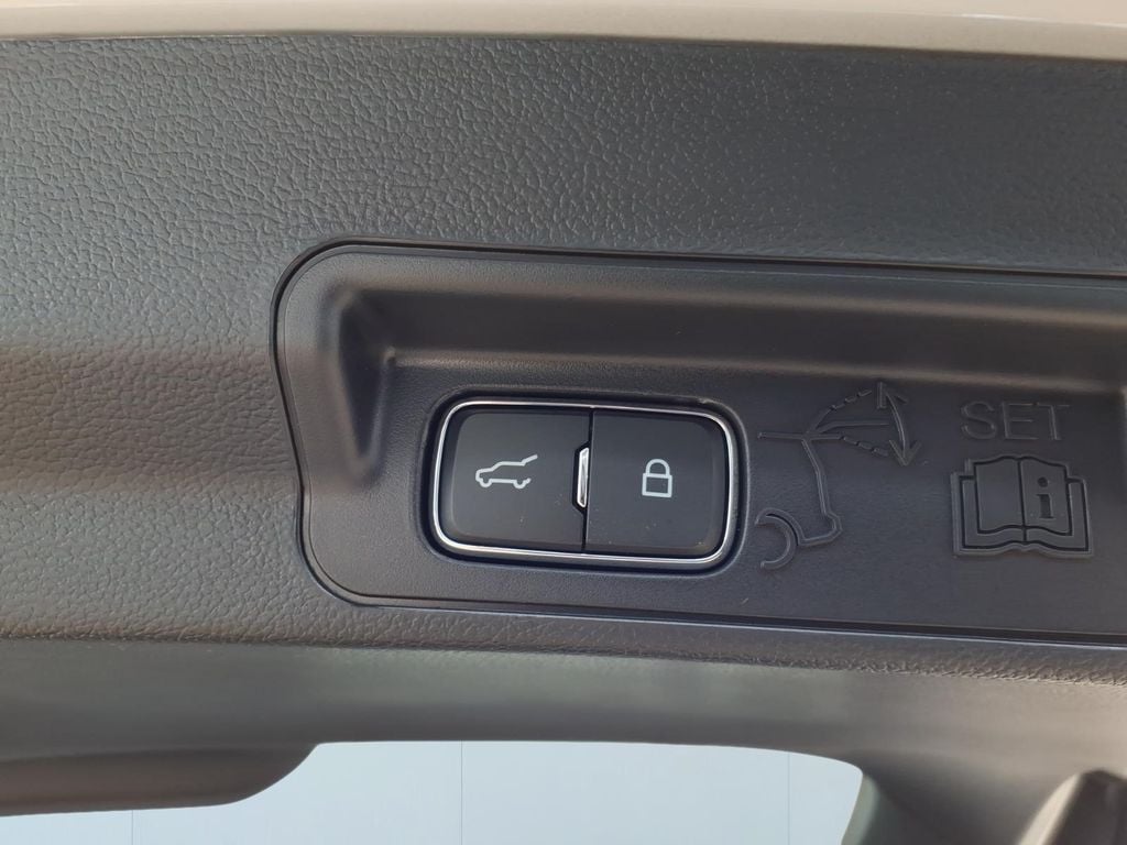 2026 Ford Explorer Tremor - Photo 10