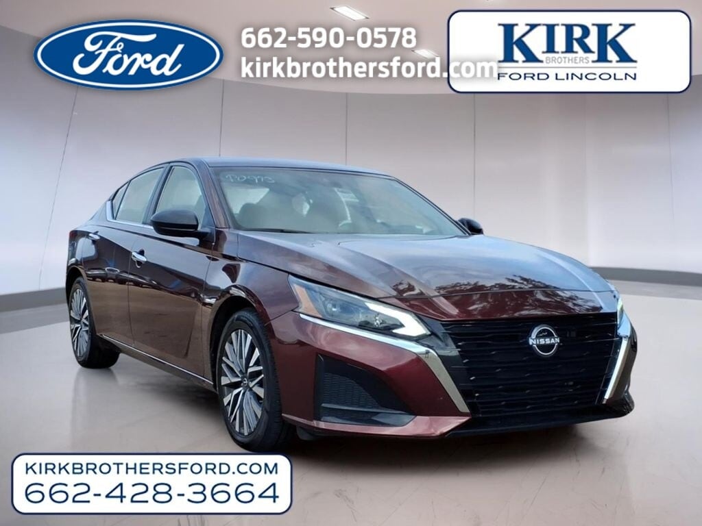 Used 2025 Nissan Altima SV Sedan