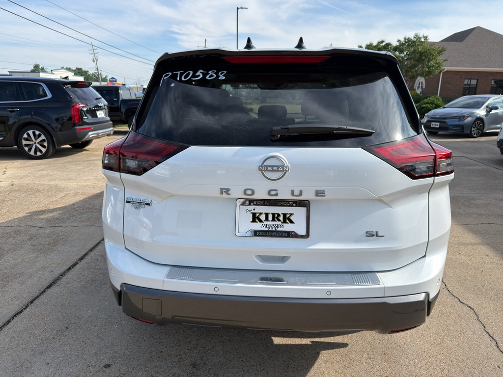 Used 2025 Nissan Rogue SL Sport Utility