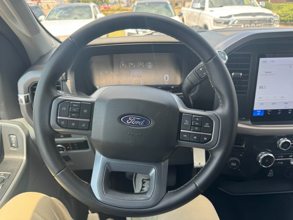 2025 Ford F-150 XLT - Photo 26