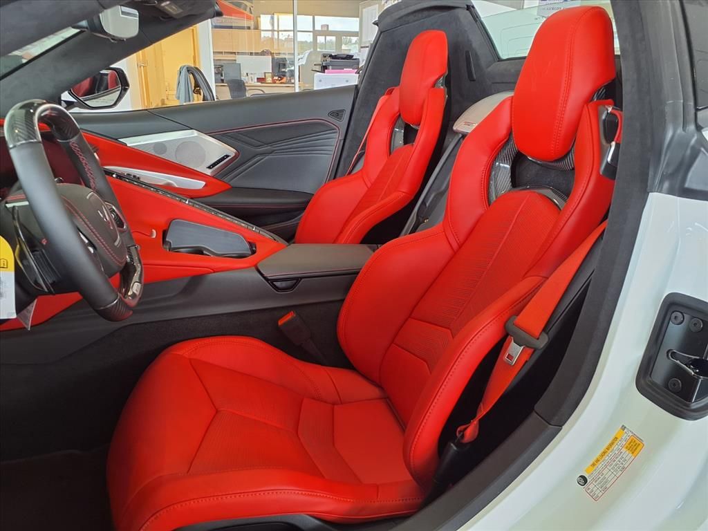 2025 Chevrolet Corvette 3LZ - Photo 7