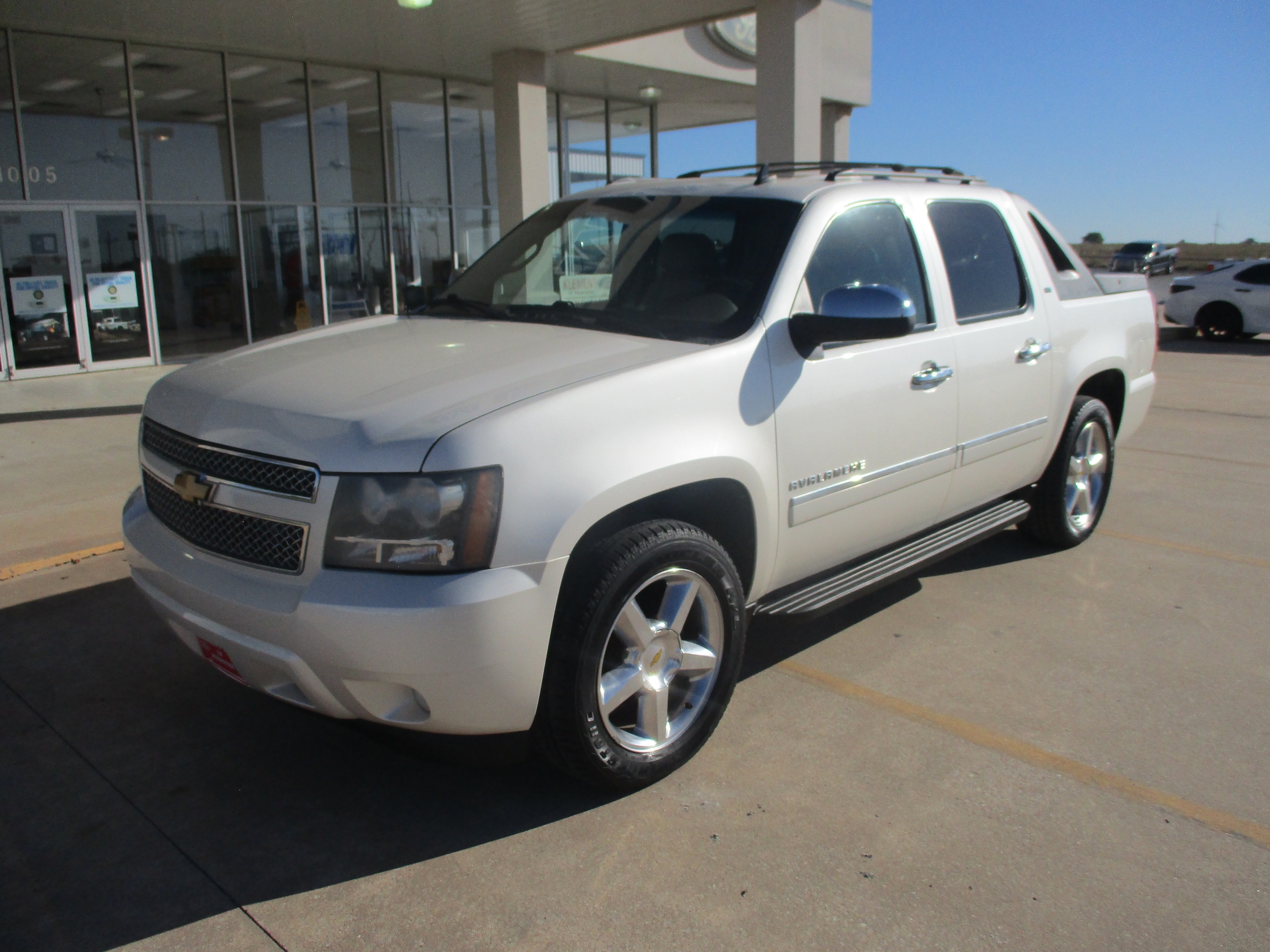 Used 2011 Chevrolet Avalanche LTZ with VIN 3GNMCGE00BG163280 for sale in Muenster, TX