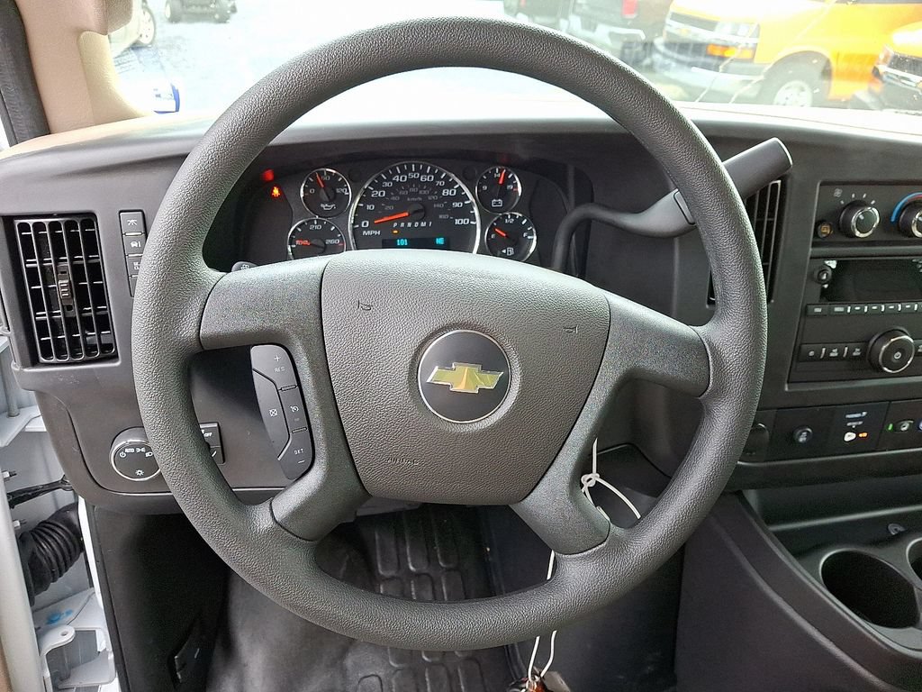 2025 Chevrolet Express Cargo Work Van - Photo 7