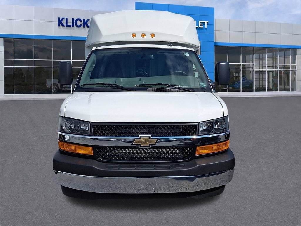 New 2026 Chevrolet Express Cutaway 3500 1WT Cutaway Van