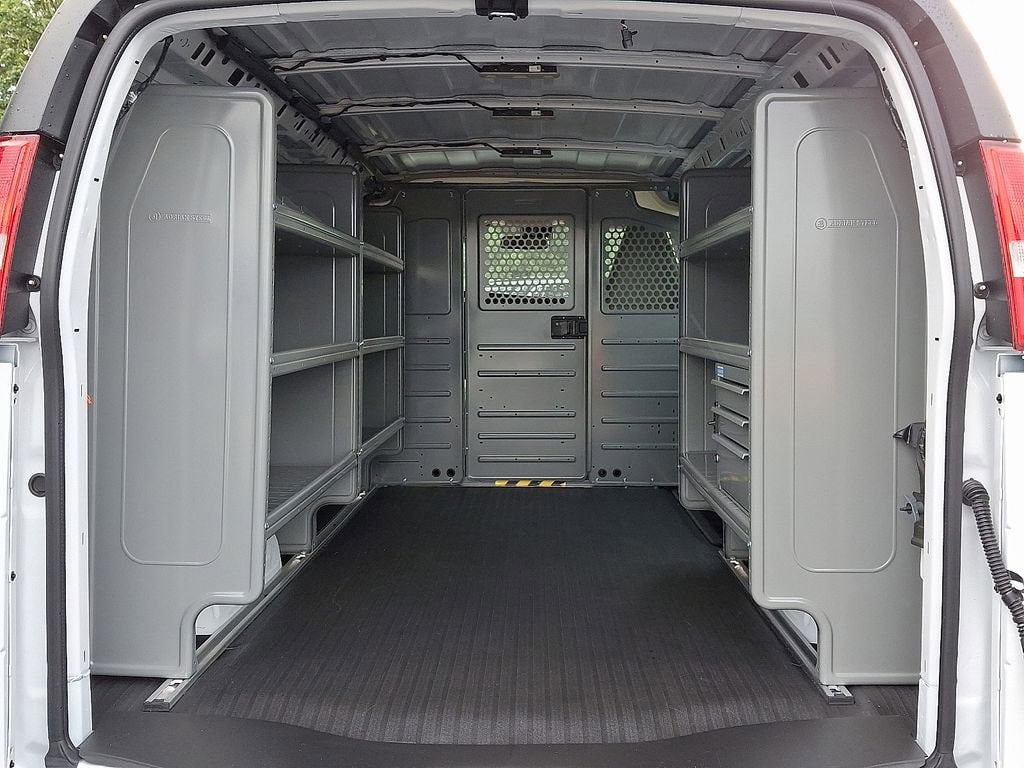 2025 Chevrolet Express Cargo Work Van - Photo 6