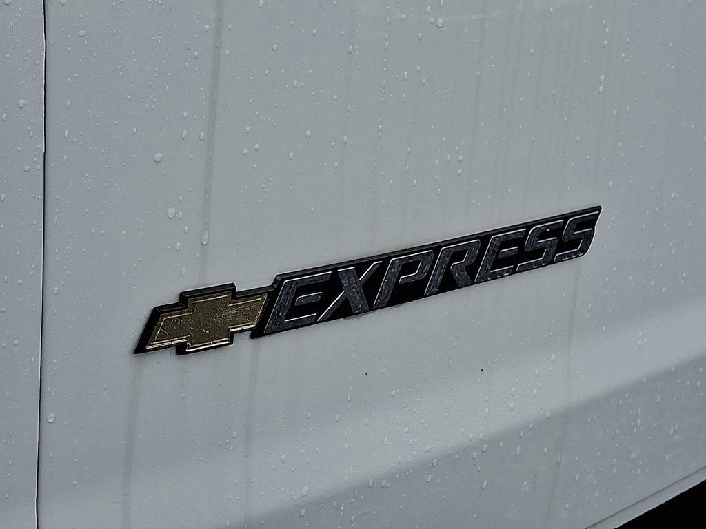 2025 Chevrolet Express Cargo Work Van - Photo 16