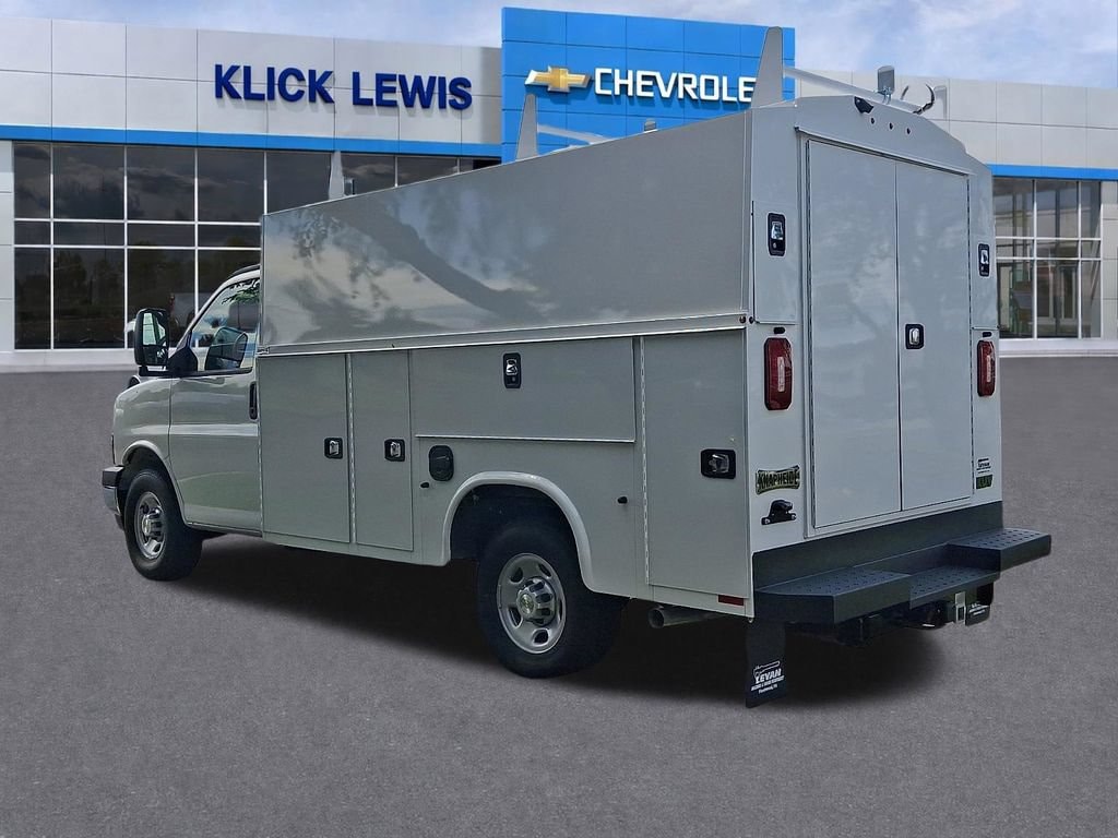 New 2026 Chevrolet Express Cutaway 3500 1WT Cutaway Van
