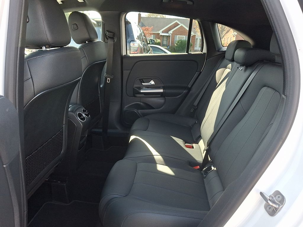 2025 Mercedes-Benz GLA GLA250 - Photo 9