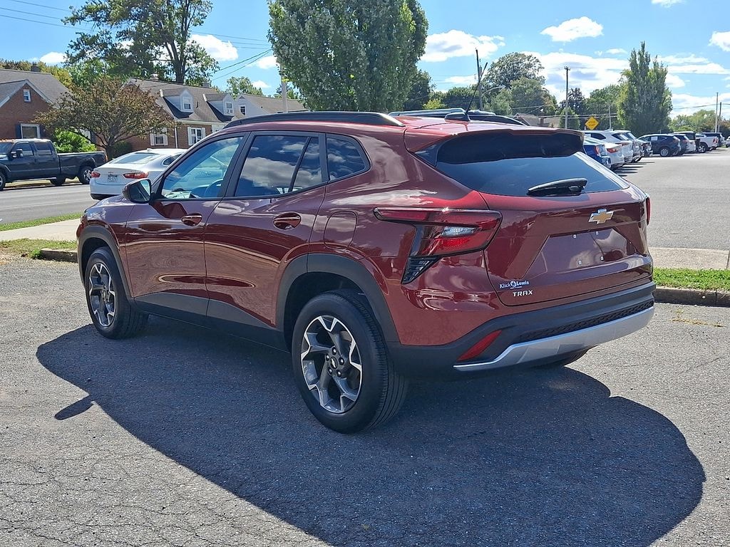 Used 2024 Chevrolet Trax LT SUV
