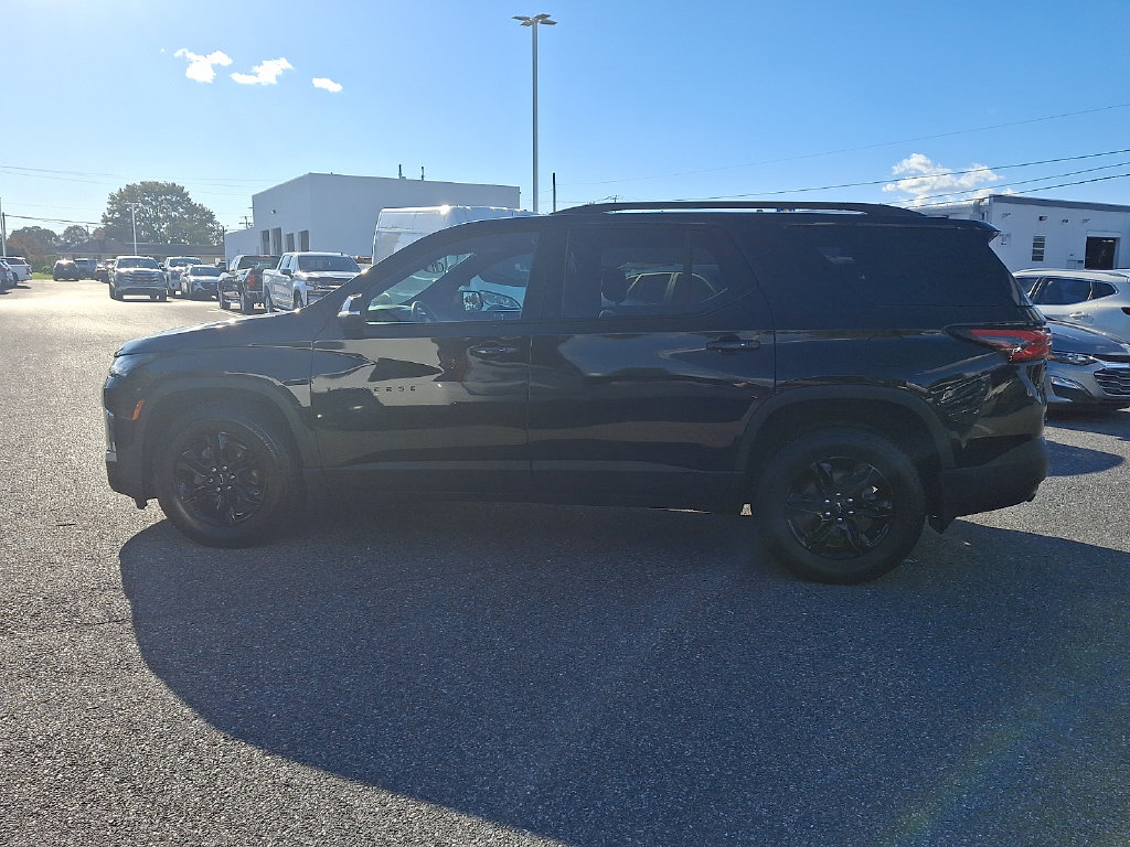 Used 2023 Chevrolet Traverse LT SUV
