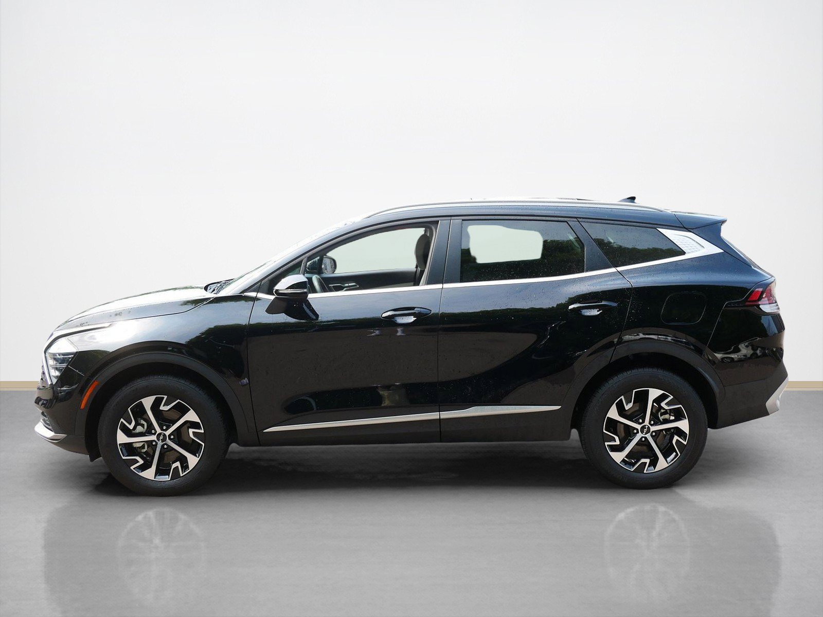 Used 2024 Kia Sportage EX with VIN 5XYK3CDF4RG145890 for sale in Maplewood, Minnesota