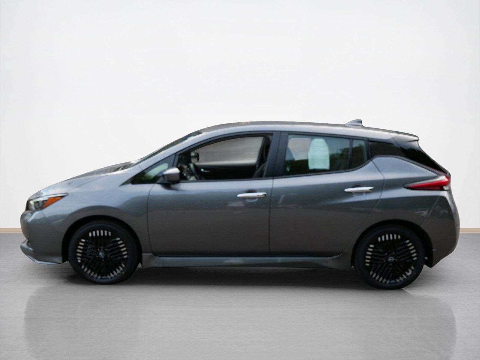 Certified 2025 Nissan Leaf SV PLUS with VIN 1N4CZ1CV4SC558781 for sale in Maplewood, Minnesota