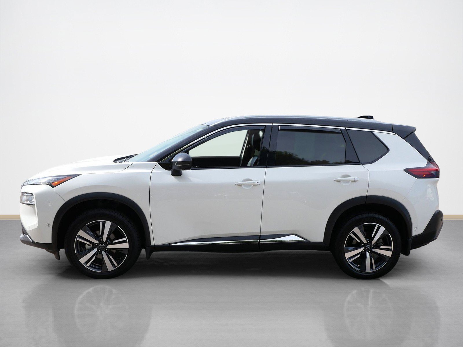 Certified 2023 Nissan Rogue SL with VIN JN8BT3CB2PW481508 for sale in Maplewood, Minnesota