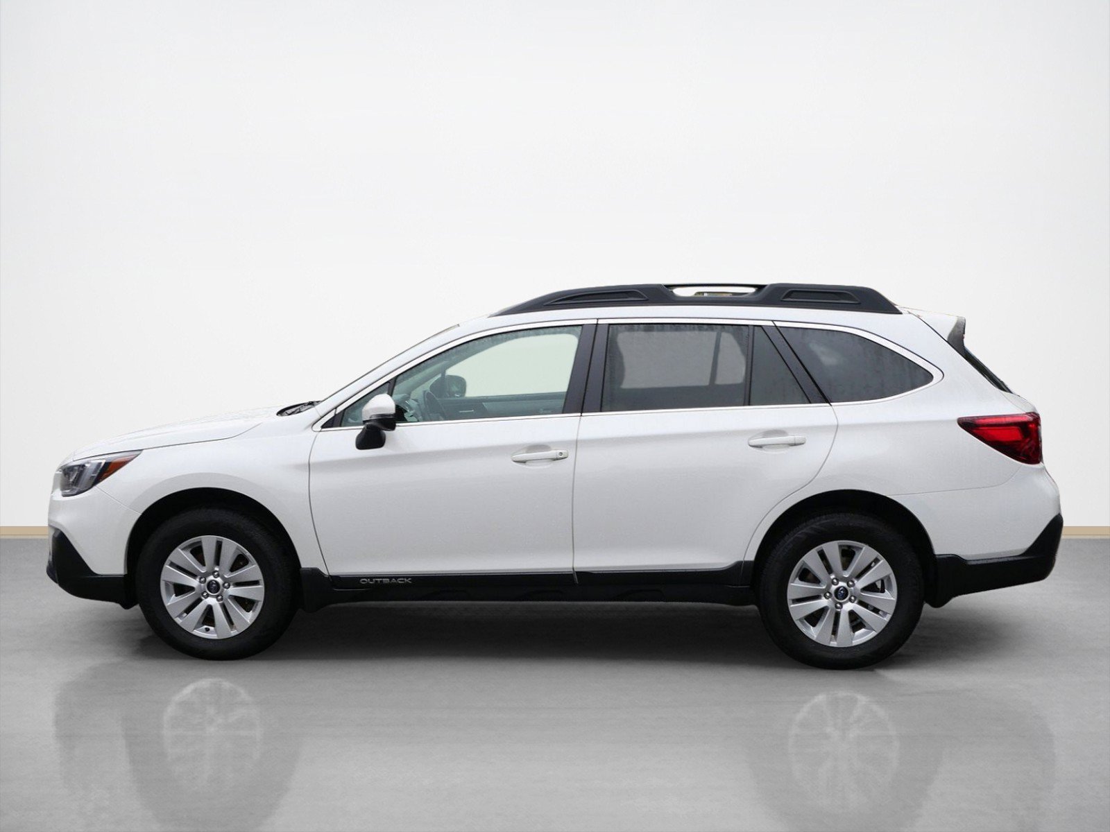 Used 2018 Subaru Outback Premium with VIN 4S4BSAHC7J3221257 for sale in Maplewood, MN