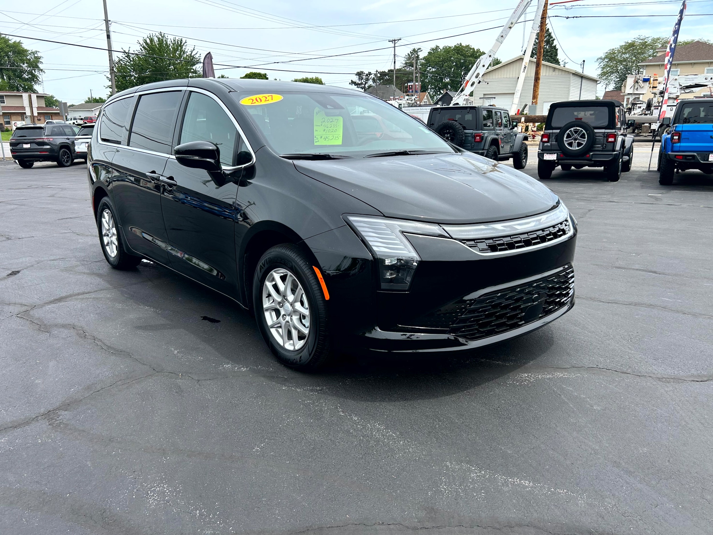 2027 Chrysler Pacifica Select