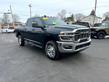 2026 Ram 2500 TRADESMAN CREW CAB 4X4 6'4 BOX Pickup