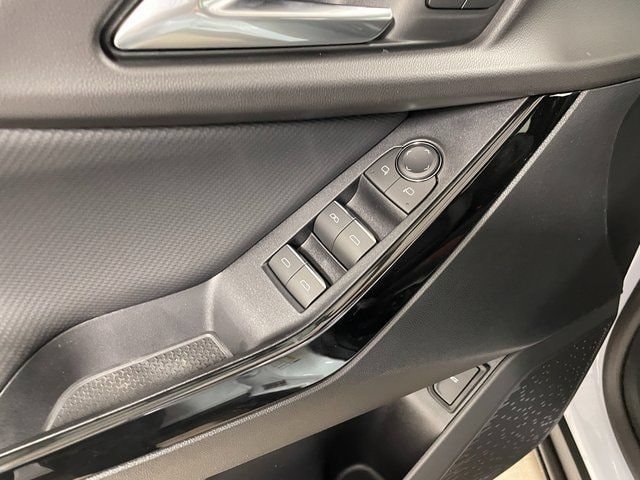 2027 Chevrolet Equinox RS - Photo 19