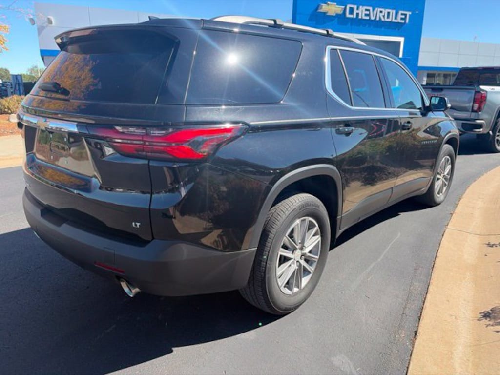 Used 2023 Chevrolet Traverse LT Cloth SUV