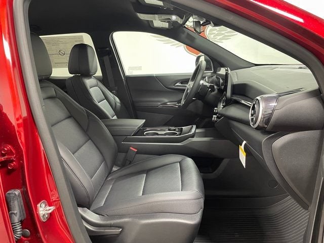 2027 Chevrolet Equinox LT - Photo 22