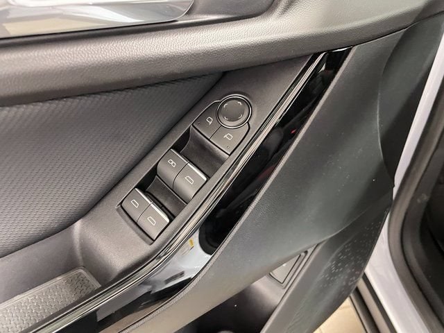 2027 Chevrolet Equinox RS - Photo 19