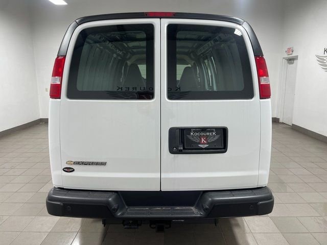2026 Chevrolet Express Cargo Work Van - Photo 5