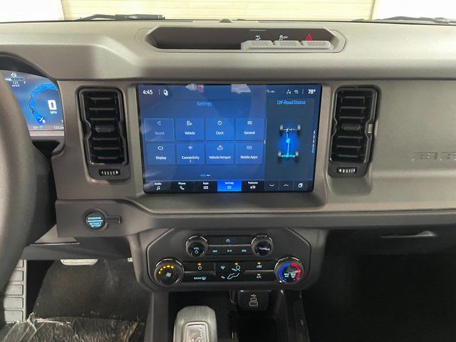 2026 Ford Bronco 4-Door Base - Photo 16