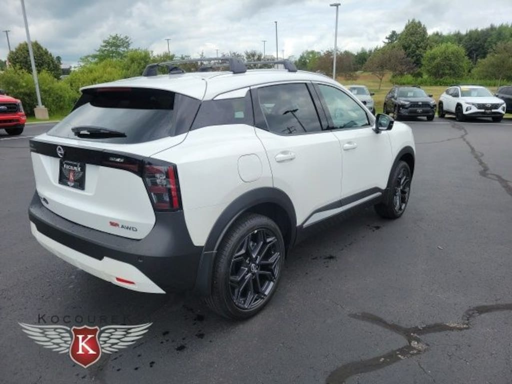 New 2026 Nissan Kicks SR SUV