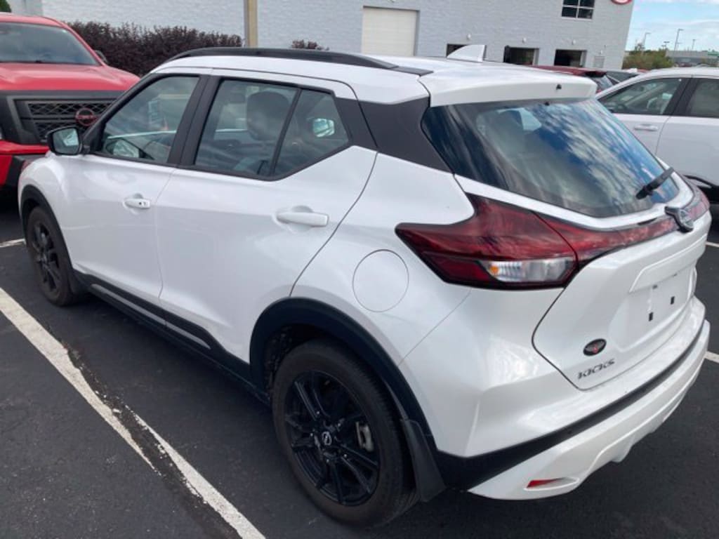 Used 2023 Nissan Kicks SR SUV