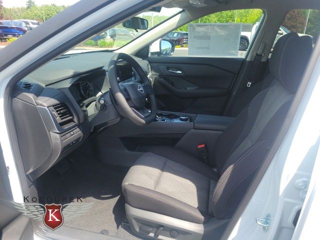 2026 Nissan Rogue SV - Photo 10
