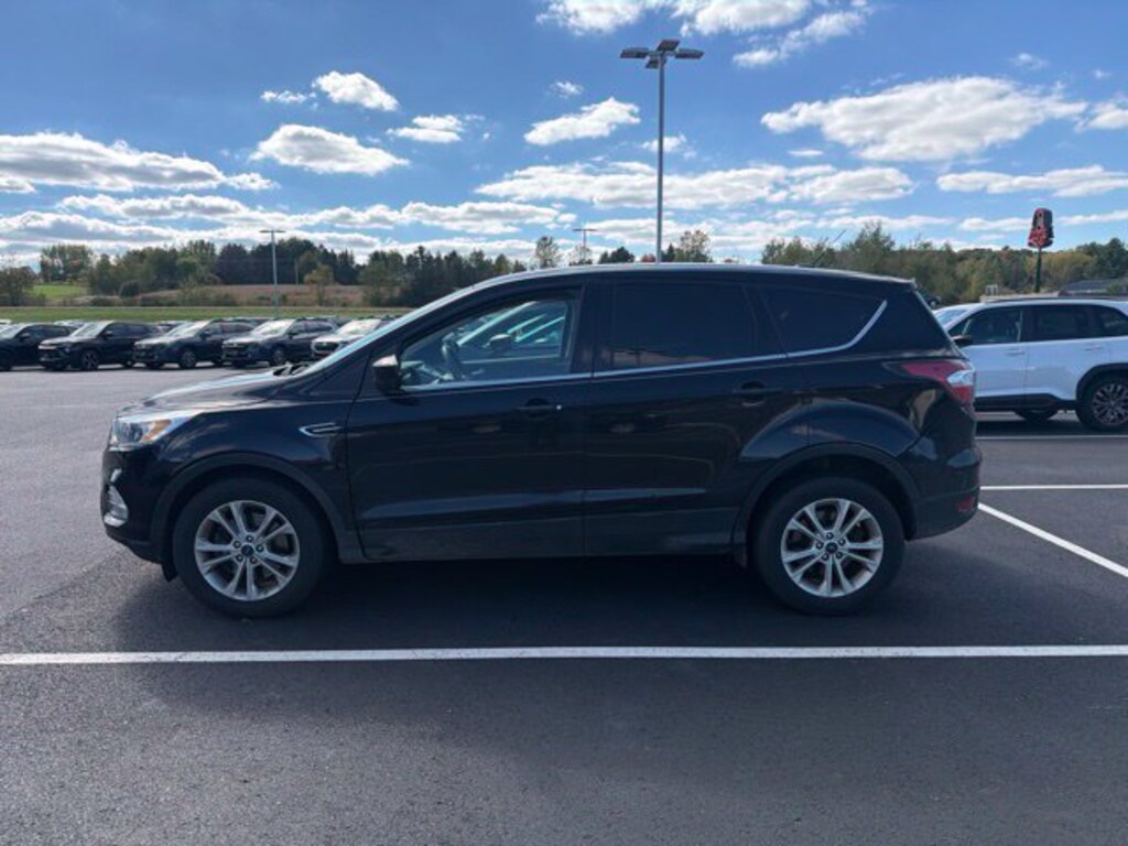 Used 2017 Ford Escape SE SUV