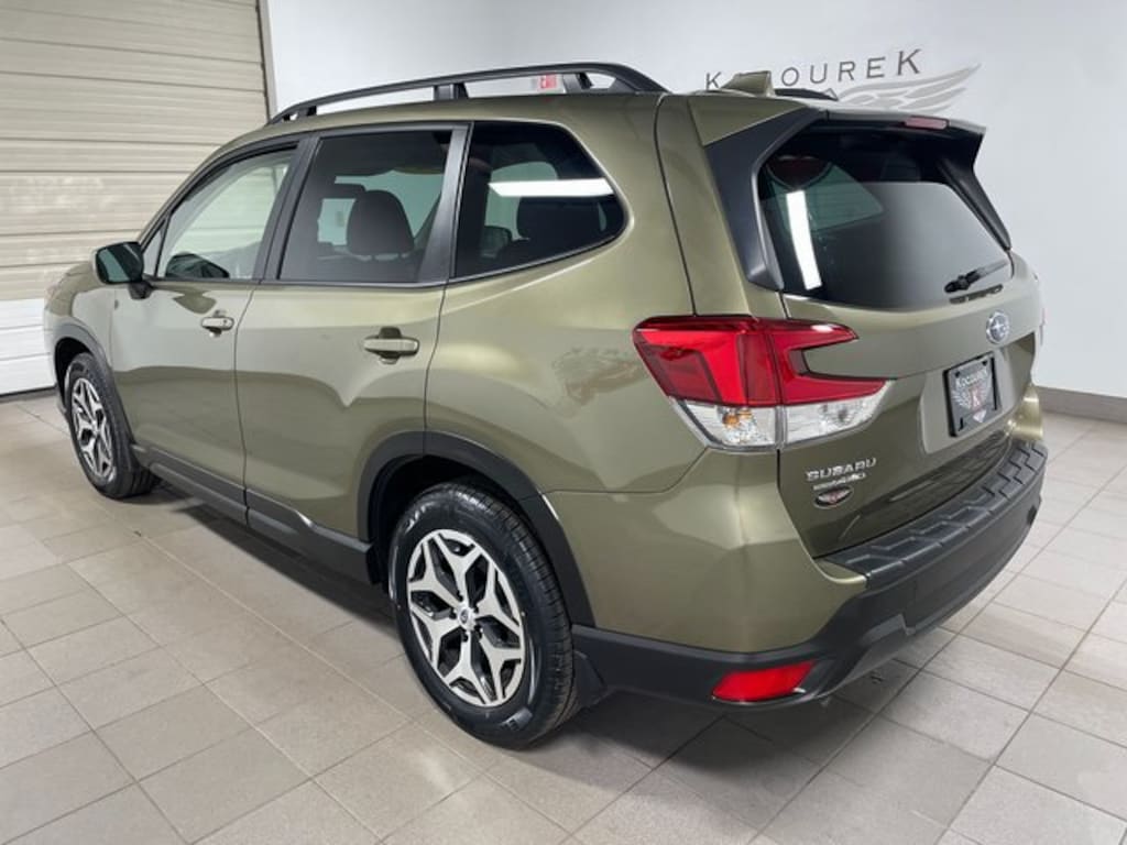 Used 2023 Subaru Forester Premium SUV