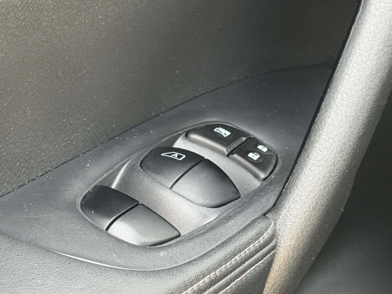 2019 Nissan Rogue S - Photo 16