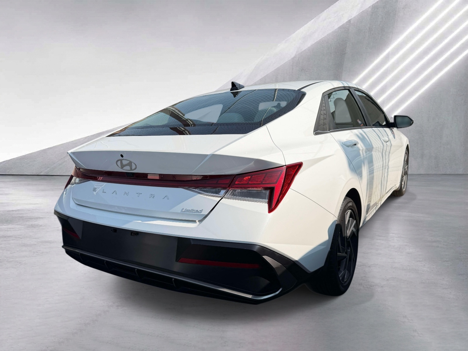 2025 Hyundai Elantra Limited - Photo 6