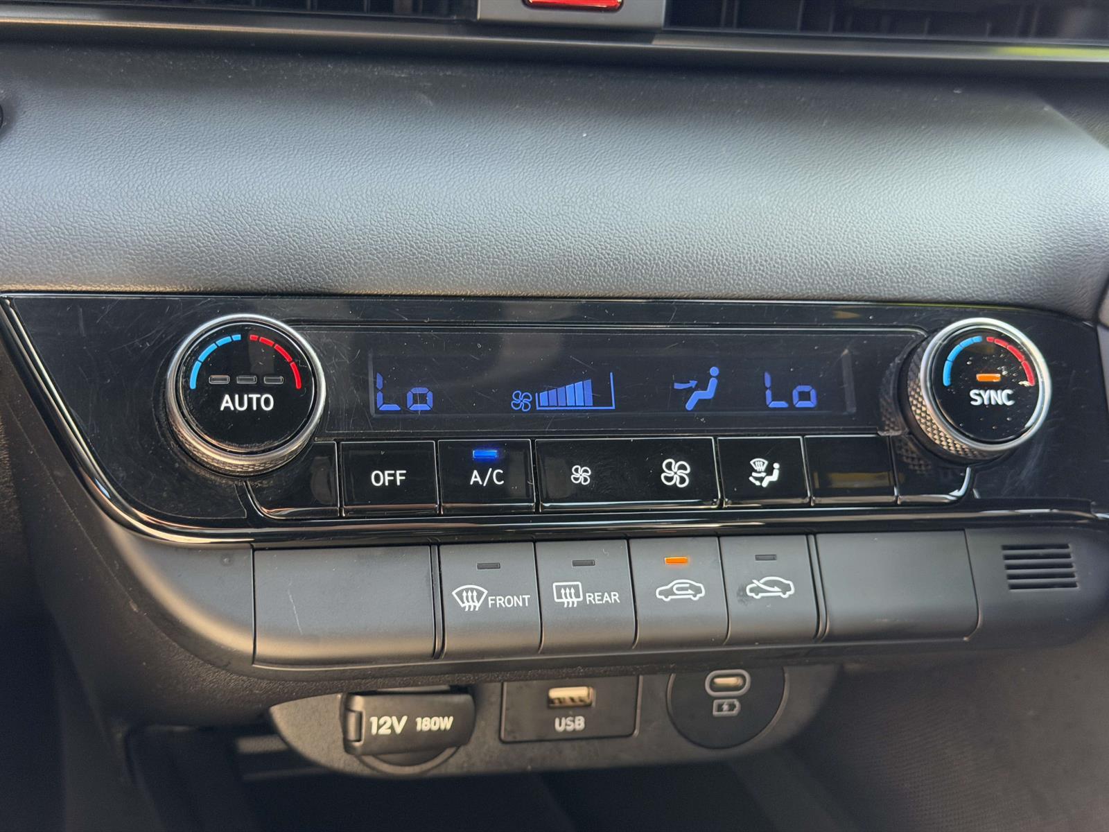 2025 Hyundai Elantra SEL - Photo 30