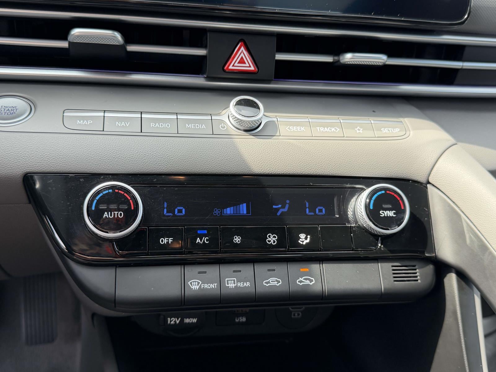 2024 Hyundai Elantra SEL - Photo 28