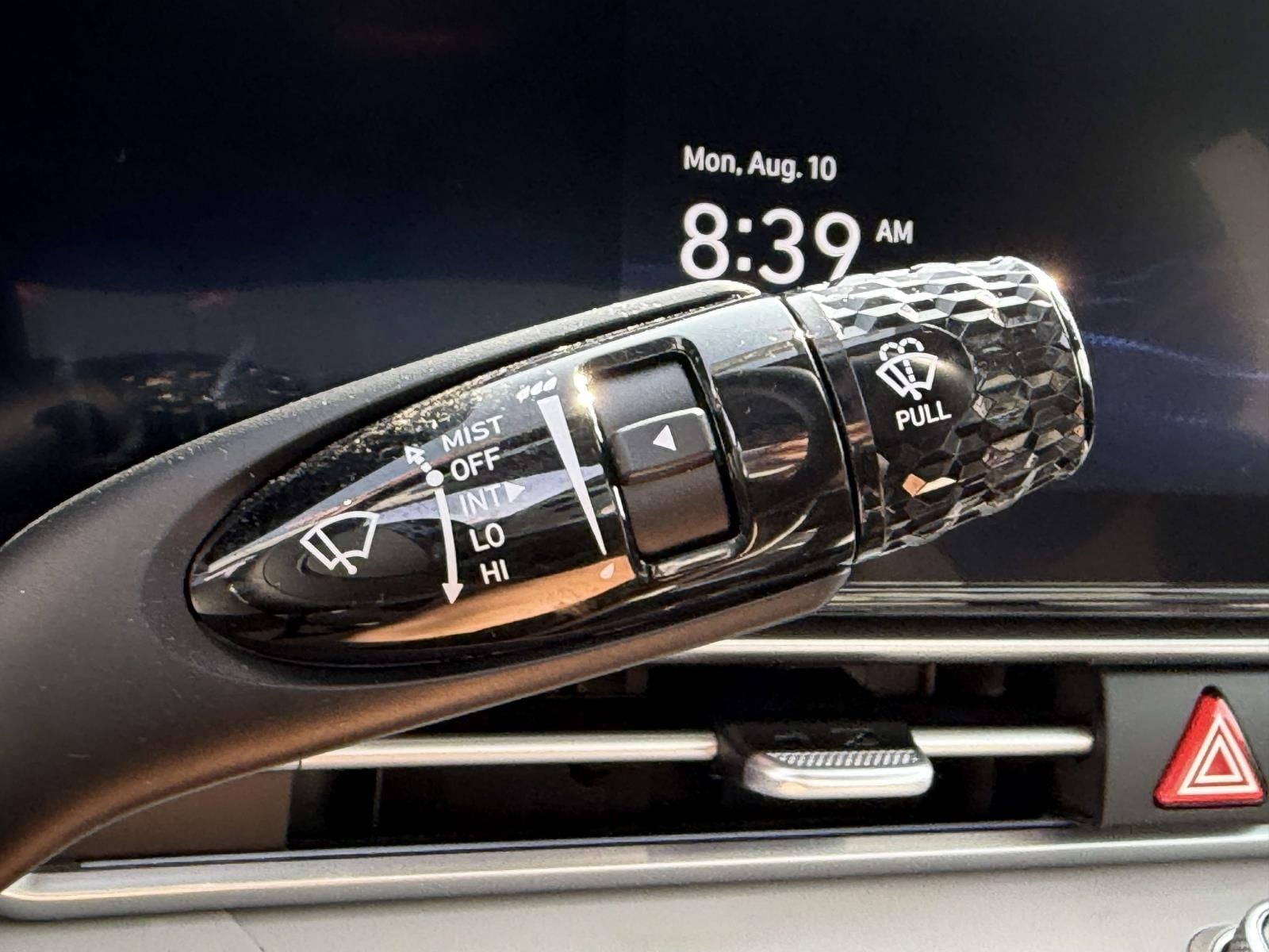 2025 Hyundai Elantra Limited - Photo 26